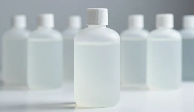 特种溶剂在工业清洗中的实际应用与问题分析